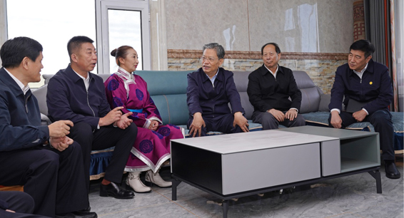 赵乐际在内蒙古调研时强调 坚持实事求是守正创新 推进新时代纪检监察工作高