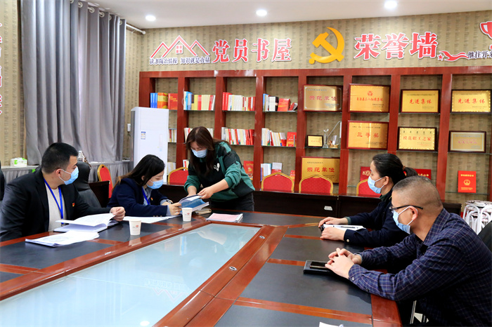 5.焉耆县纪委监委建立“室组”联动监督机制，整合监督力量，打通日常监督工作痛点、堵点问题，最大限度地发挥“派”的权威和“驻”的优势，促进监督全覆盖从有形向有效迈进。（焉耆县纪委监委  郑彬 摄）.jpg