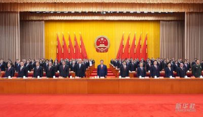 习近平出席新疆维吾尔自治区成立70周年庆祝大会