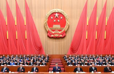 十四届全国人大四次会议在京闭幕