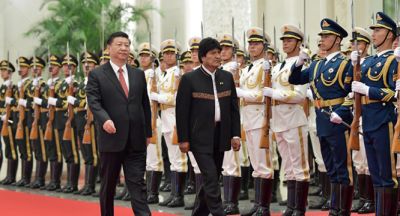 习近平同玻利维亚总统莫拉莱斯举行会谈 两国元首一致决定 建立中玻战略伙伴关系